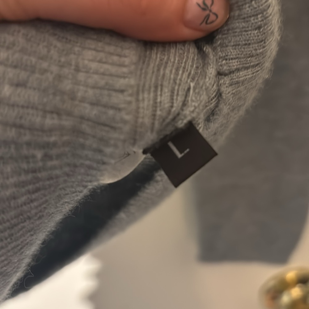 ☕️ {PRICE FIRM} DDR Cashmere Core Turtleneck ~ Heather Grey - Picture 10 of 10